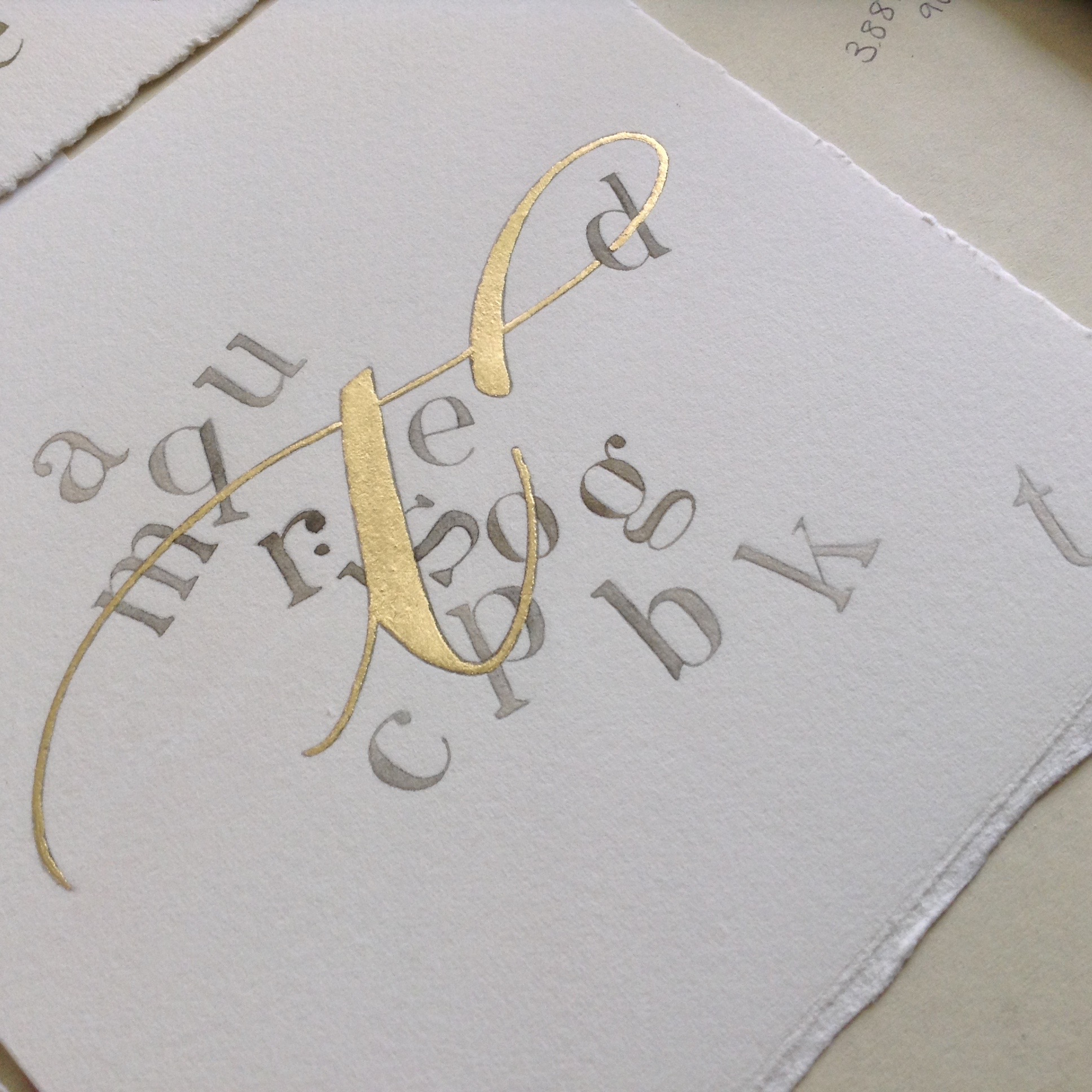 gilded-letter-t-calligraphy-uk
